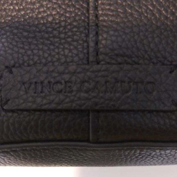 NWT VINCE CAMUTO LEATHER LIYA HOBO SHOULDER BAG - Picture 3 of 15